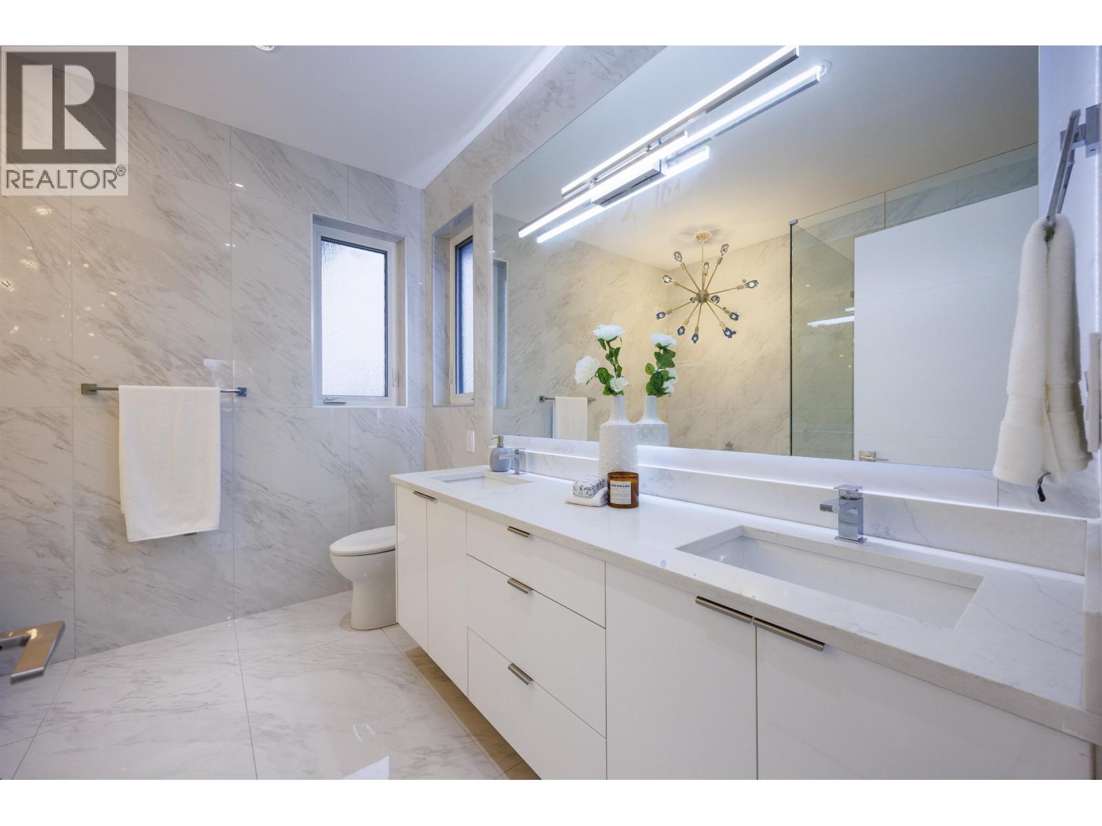 8475 12th Avenue, Burnaby, British Columbia  V3N 2L8 - Photo 25 - R3085710