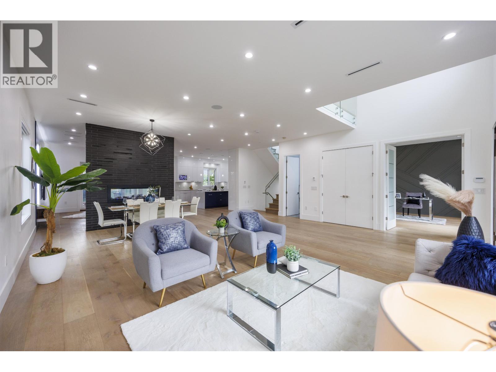 8475 12th Avenue, Burnaby, British Columbia  V3N 2L8 - Photo 5 - R3085710