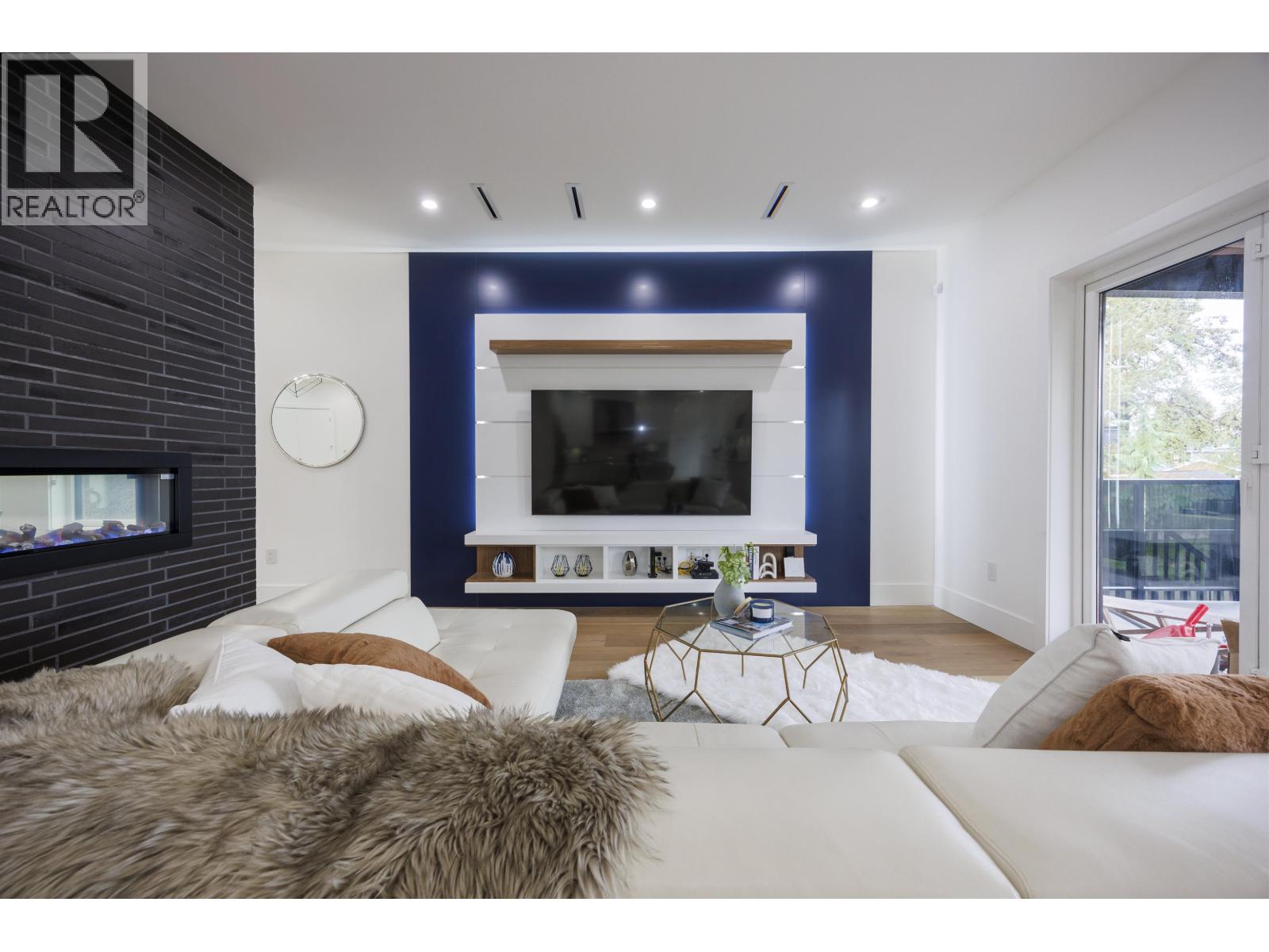 8475 12th Avenue, Burnaby, British Columbia  V3N 2L8 - Photo 9 - R3085710