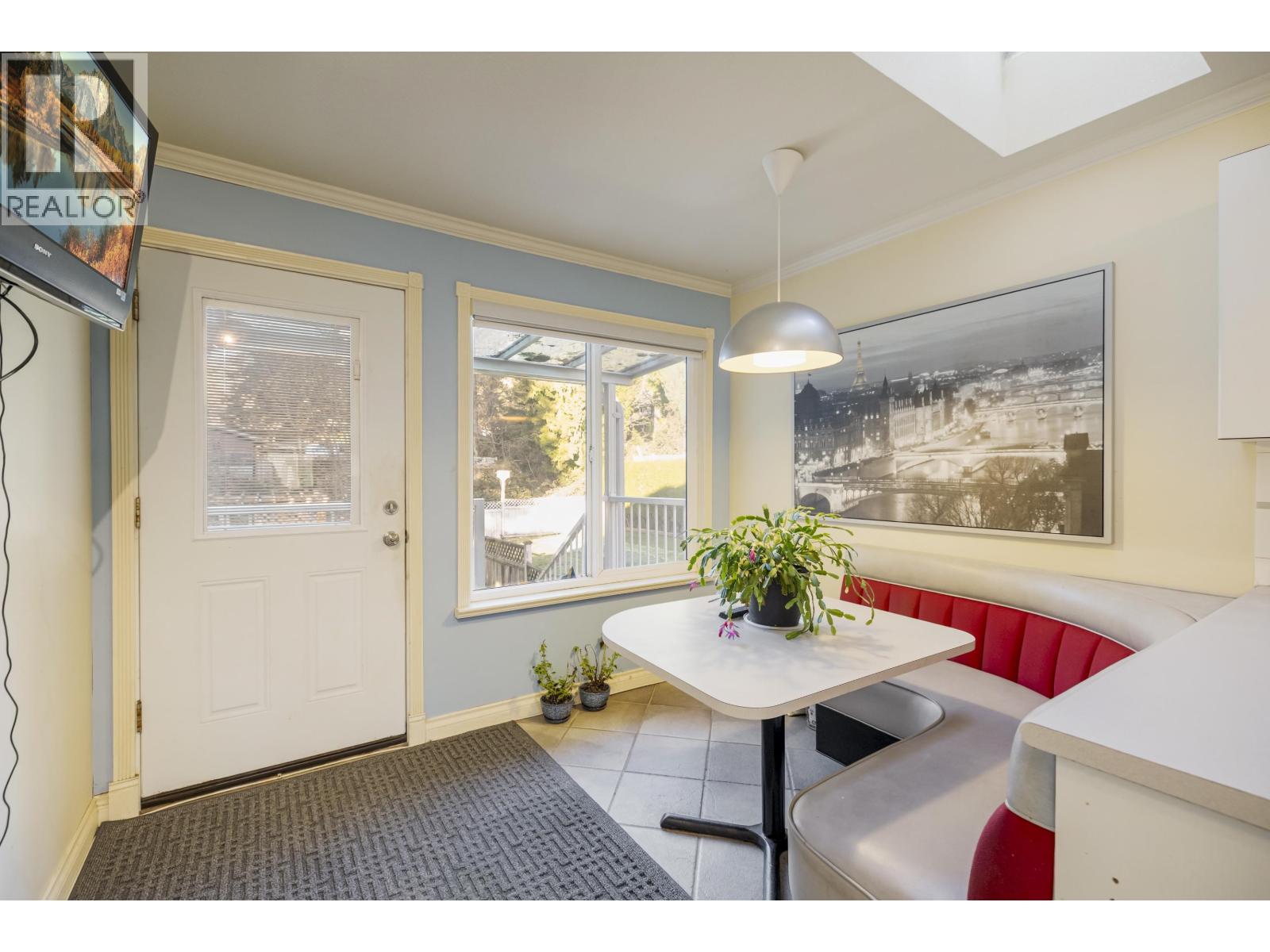 538 W 25th Street, North Vancouver, British Columbia  V7N 2G3 - Photo 5 - R3085744