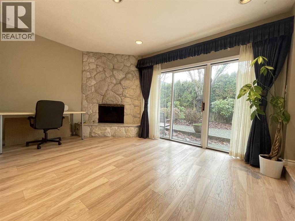 6560 Lynsa Lane, Richmond, British Columbia  V7C 3K6 - Photo 4 - R3085737