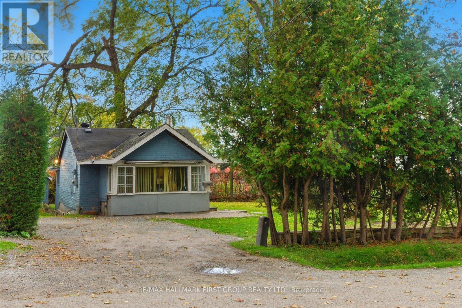 313 Dyson Road, Pickering, Ontario  L1W 2N1 - Photo 5 - E12751310