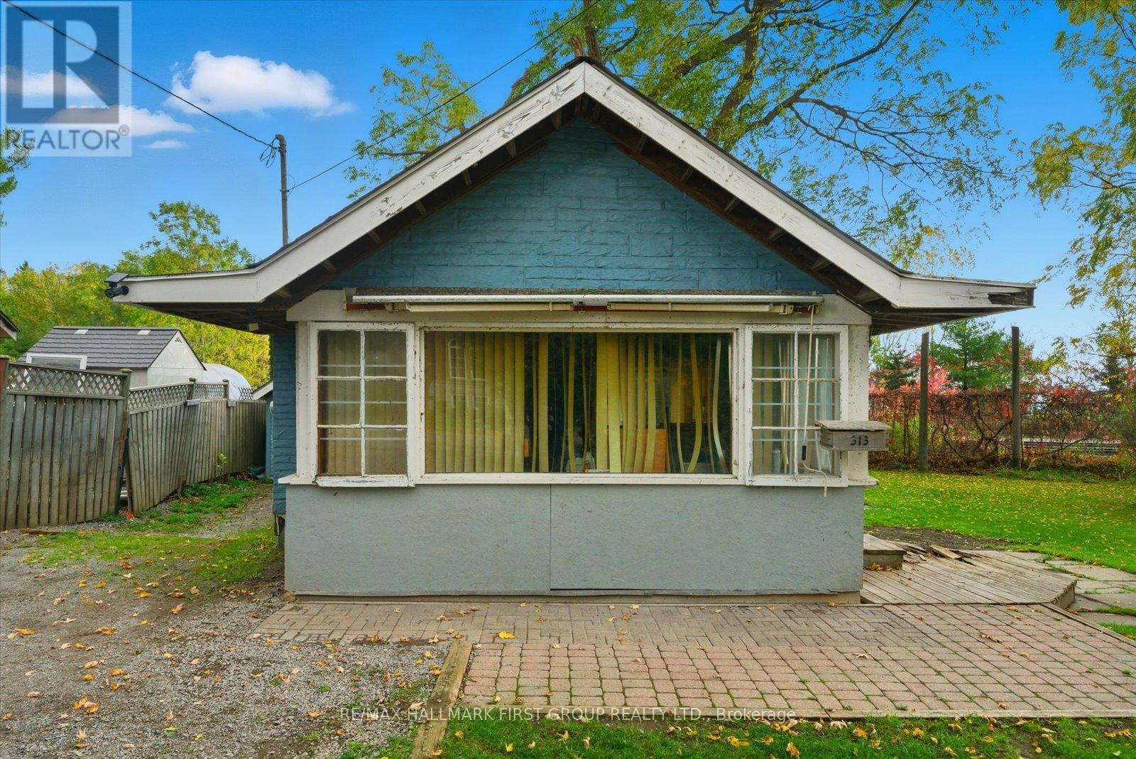 313 Dyson Road, Pickering, Ontario  L1W 2N1 - Photo 8 - E12751310