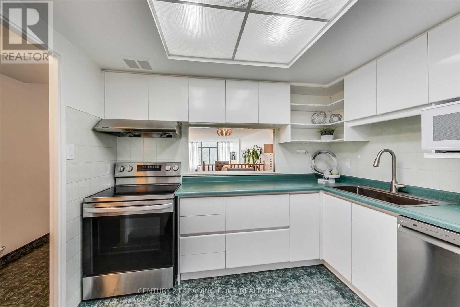 301 - 1555 Finch Avenue E, Toronto, Ontario  M2J 4X9 - Photo 15 - C12735916