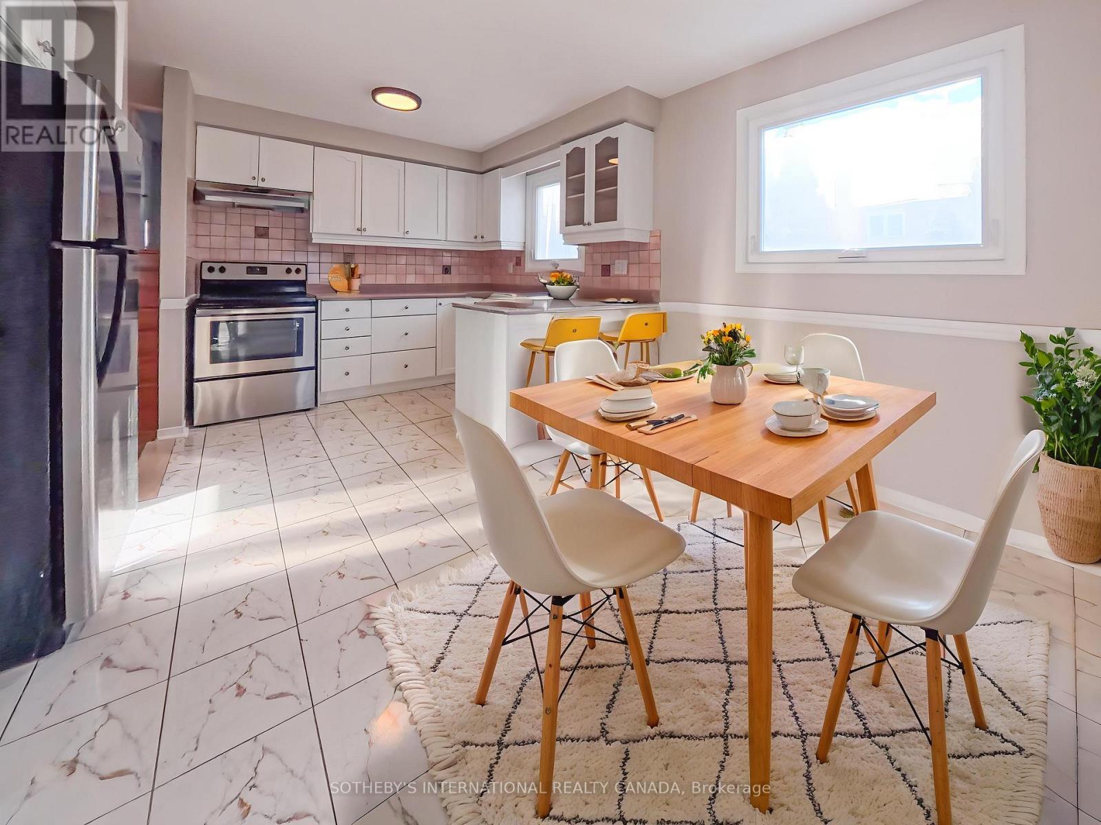 117 Tall Grass Trail, Vaughan (East Woodbridge), Ontario  L4L 3J3 - Photo 5 - N12751280