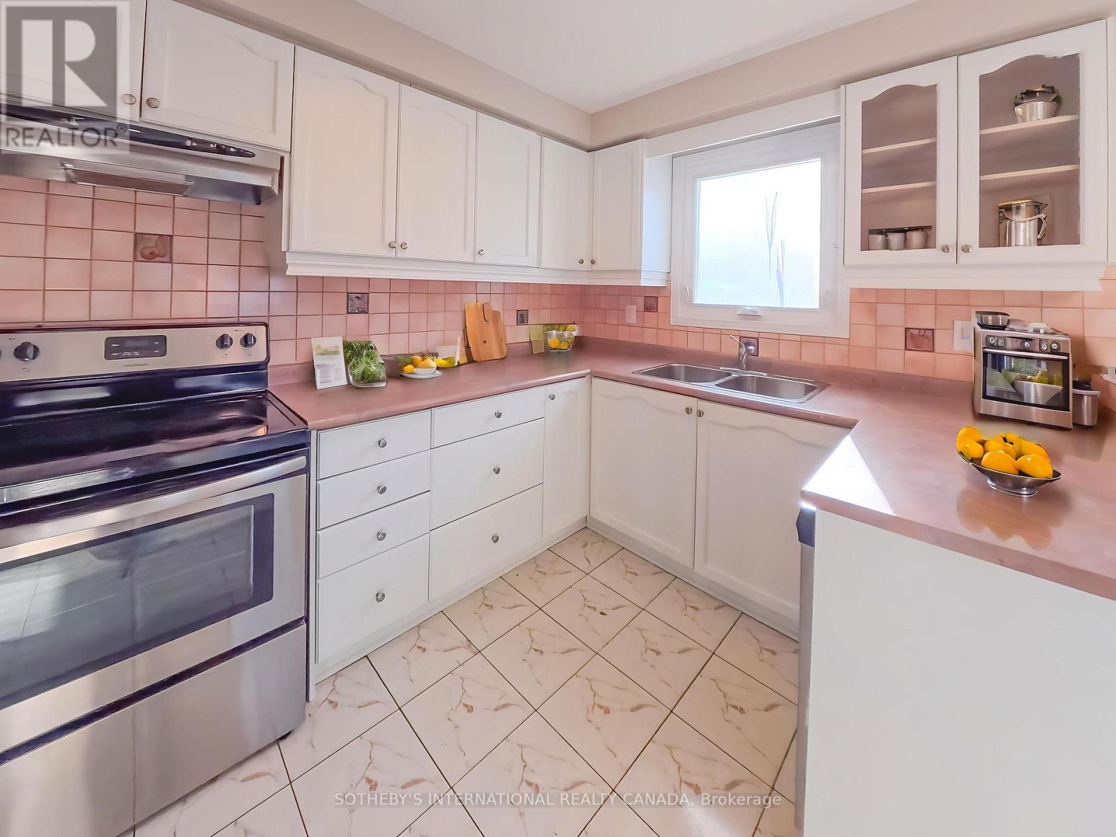 117 Tall Grass Trail, Vaughan (East Woodbridge), Ontario  L4L 3J3 - Photo 7 - N12751280