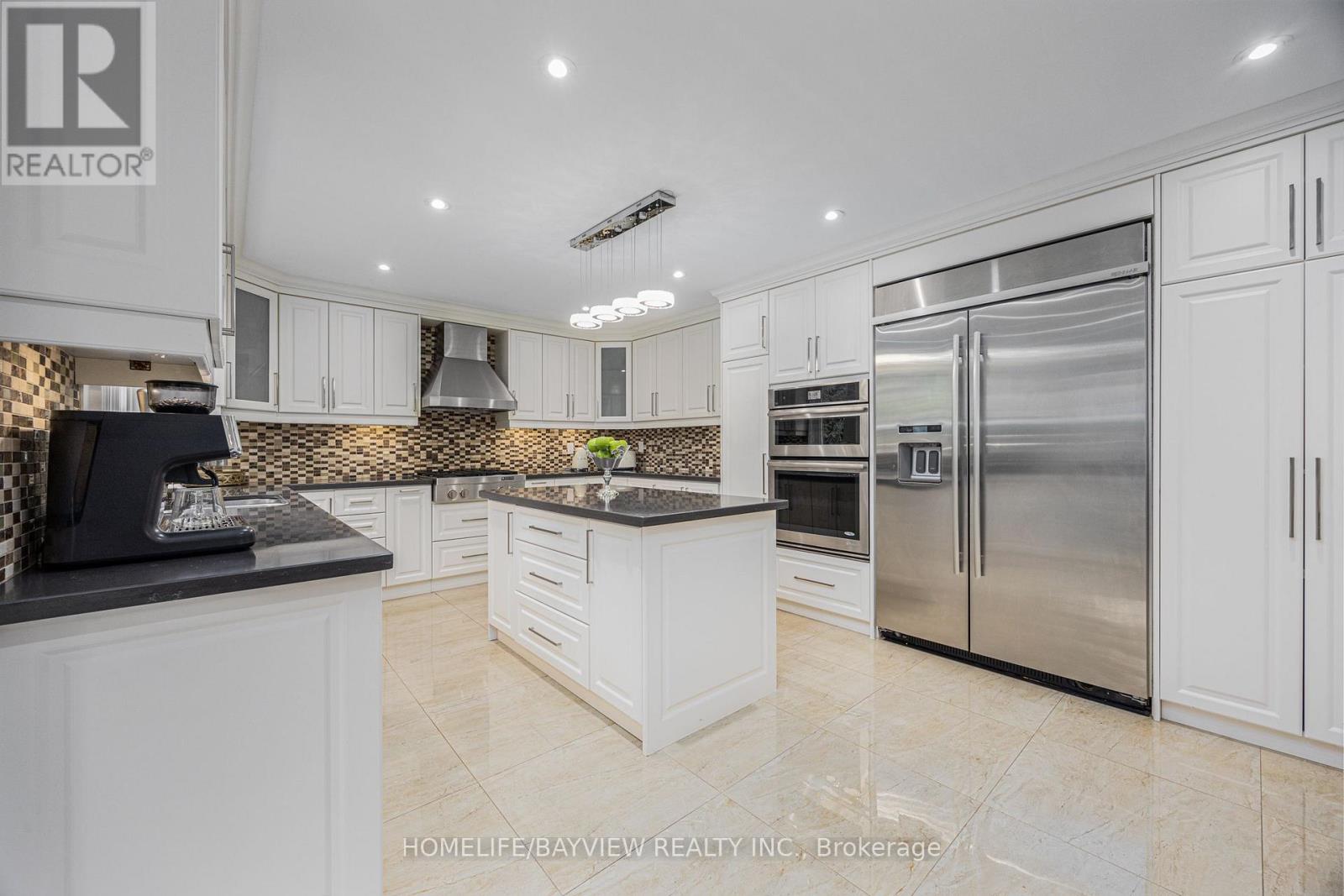 11 Wendover Court, Richmond Hill (Bayview Hill), Ontario  L4B 3G4 - Photo 19 - N12751298