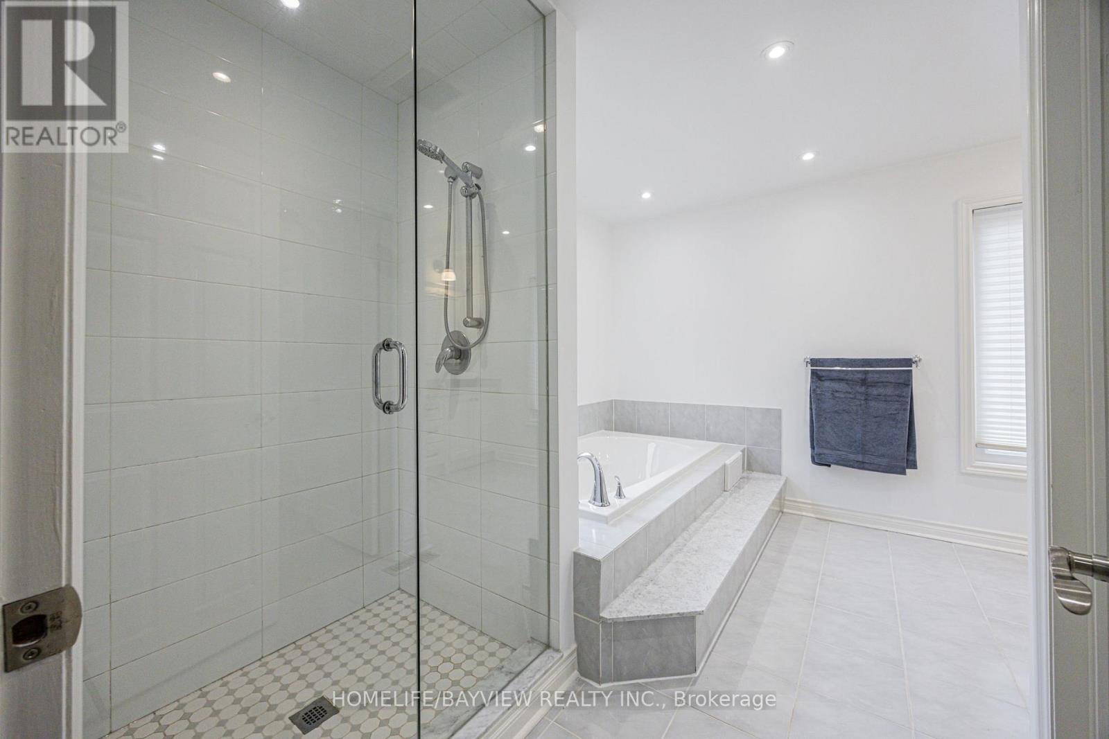 11 Wendover Court, Richmond Hill (Bayview Hill), Ontario  L4B 3G4 - Photo 25 - N12751298