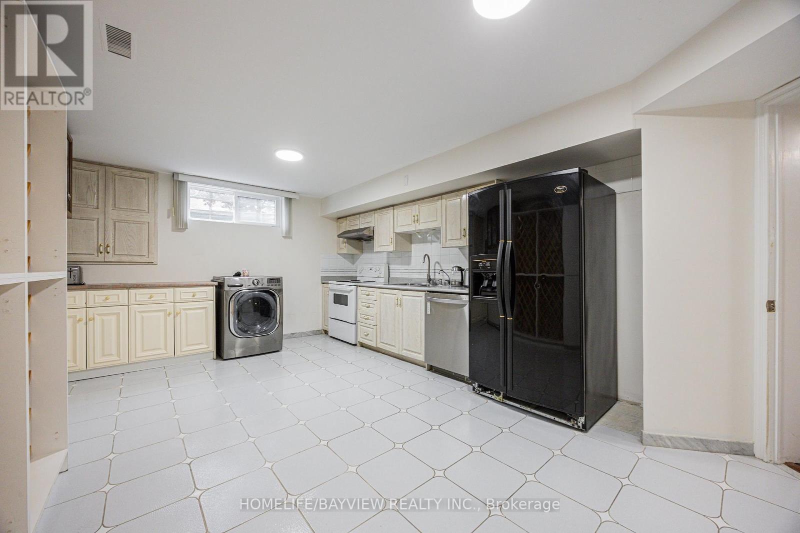 11 Wendover Court, Richmond Hill (Bayview Hill), Ontario  L4B 3G4 - Photo 35 - N12751298