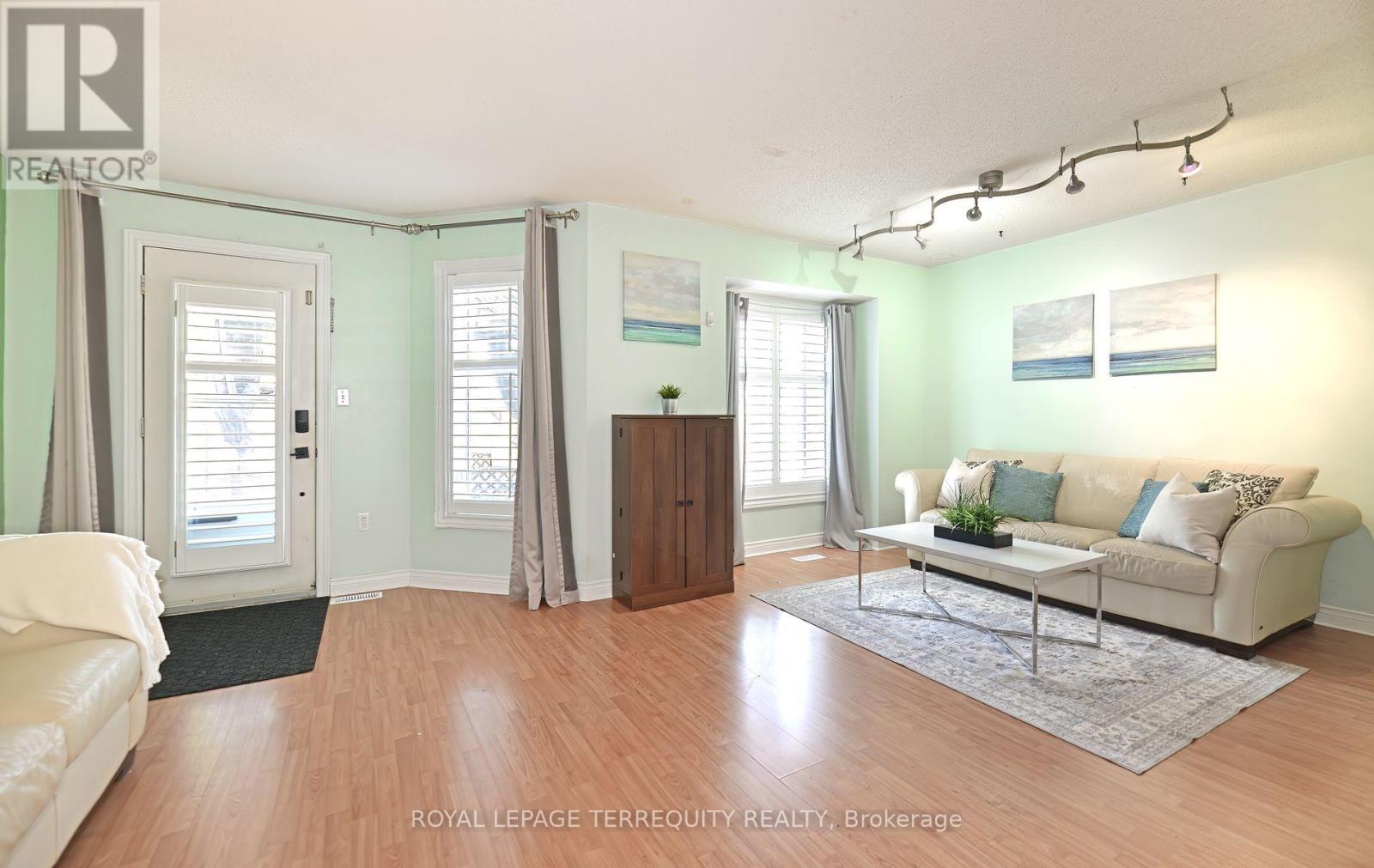 154 Pressed Brick Drive, Brampton, Ontario  L6V 4K6 - Photo 10 - W12751290