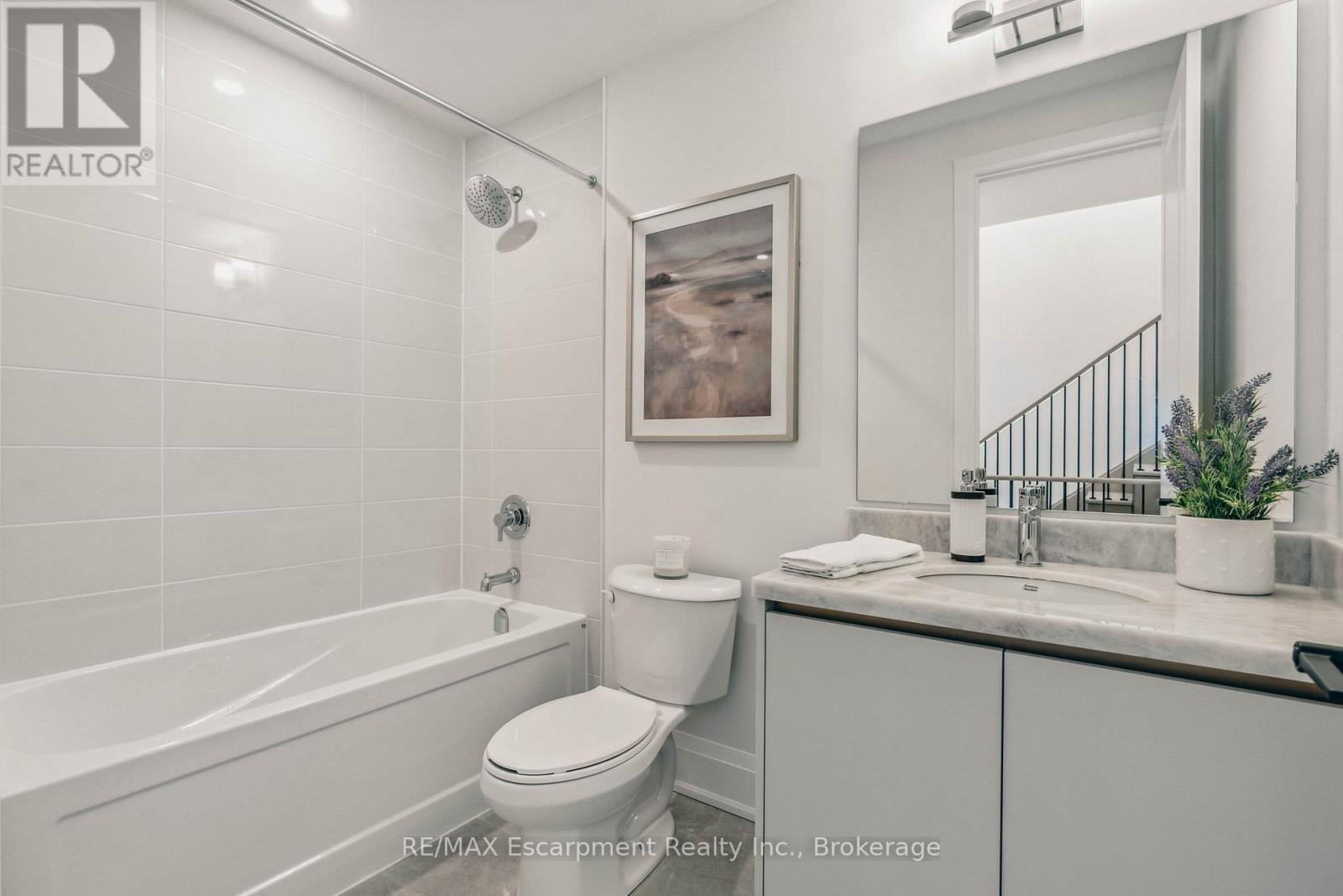 5 - 138 East Street, Oakville, Ontario  L6L 0H9 - Photo 4 - W12751382