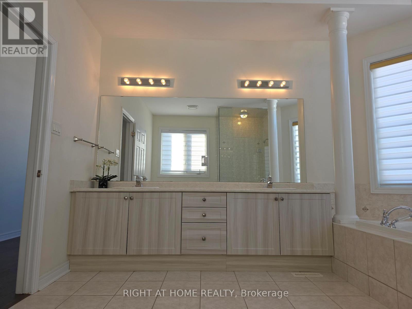 93 Oberfrick Avenue, Vaughan, Ontario  L6A 0N9 - Photo 24 - N12301167