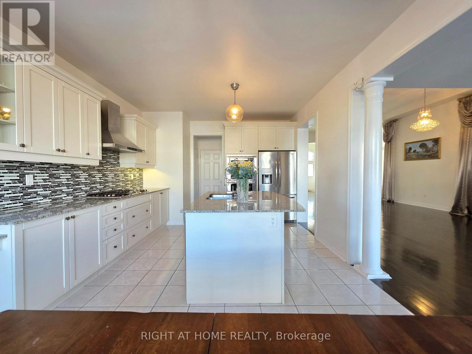 93 Oberfrick Avenue, Vaughan, Ontario  L6A 0N9 - Photo 14 - N12301167