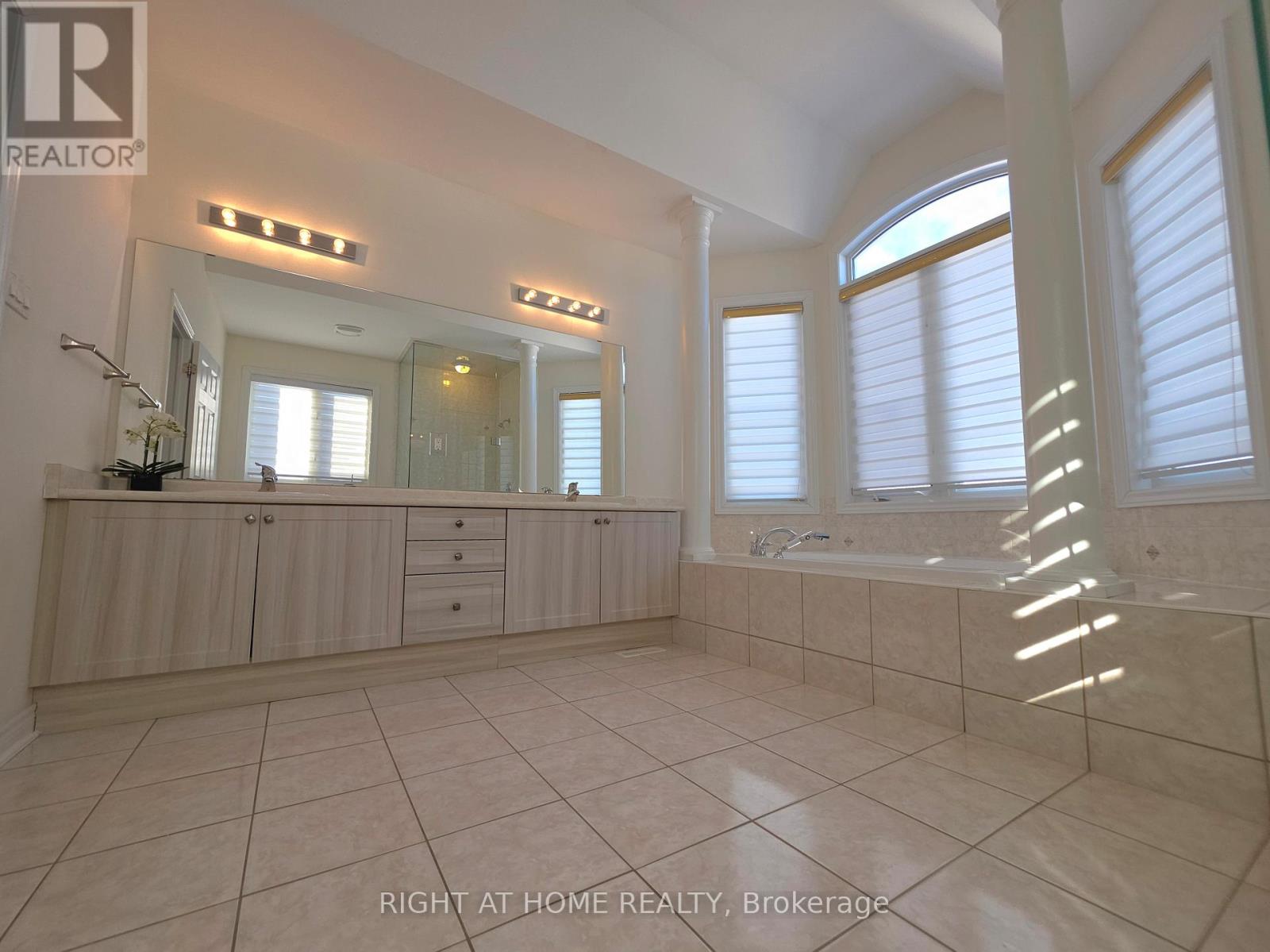 93 Oberfrick Avenue, Vaughan, Ontario  L6A 0N9 - Photo 25 - N12301167