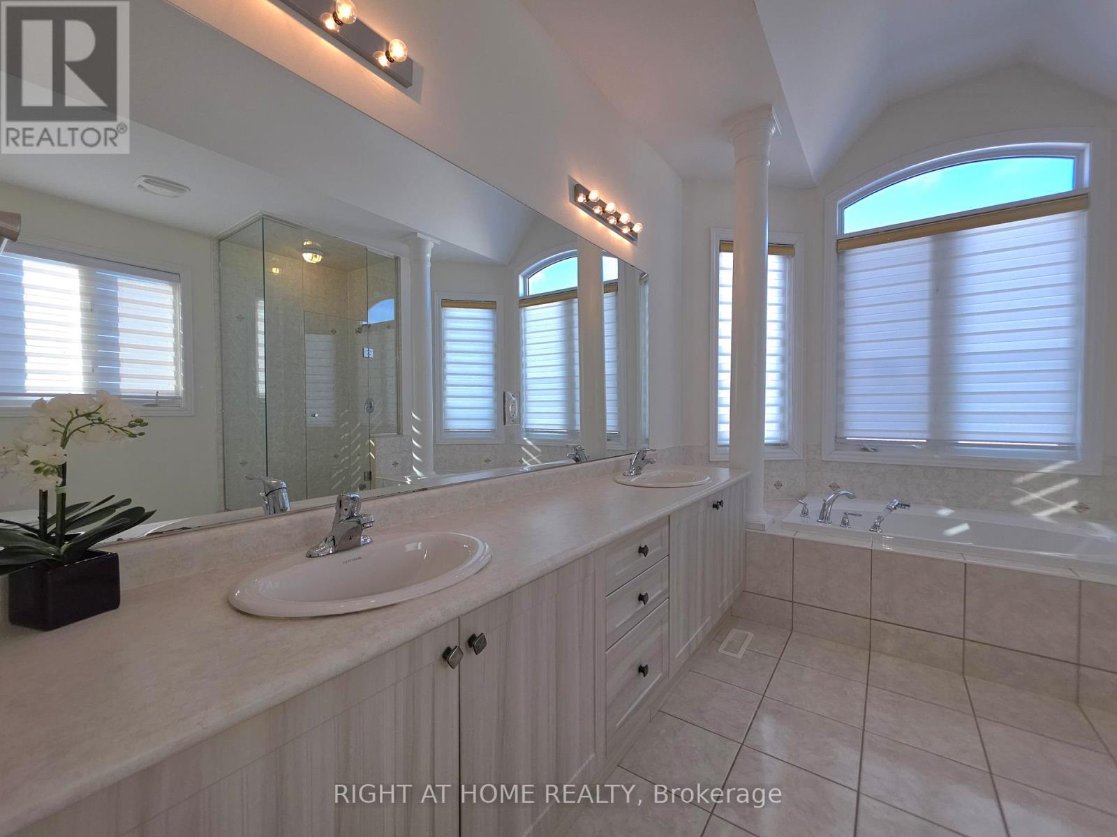 93 Oberfrick Avenue, Vaughan, Ontario  L6A 0N9 - Photo 26 - N12301167