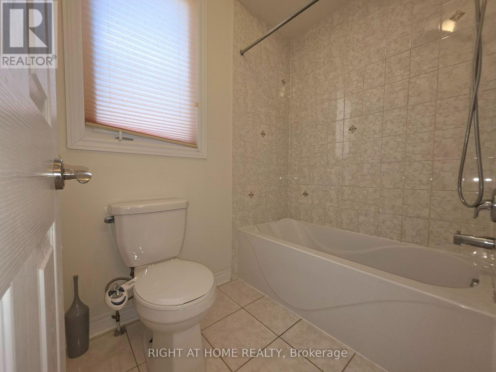 93 Oberfrick Avenue, Vaughan, Ontario  L6A 0N9 - Photo 34 - N12301167