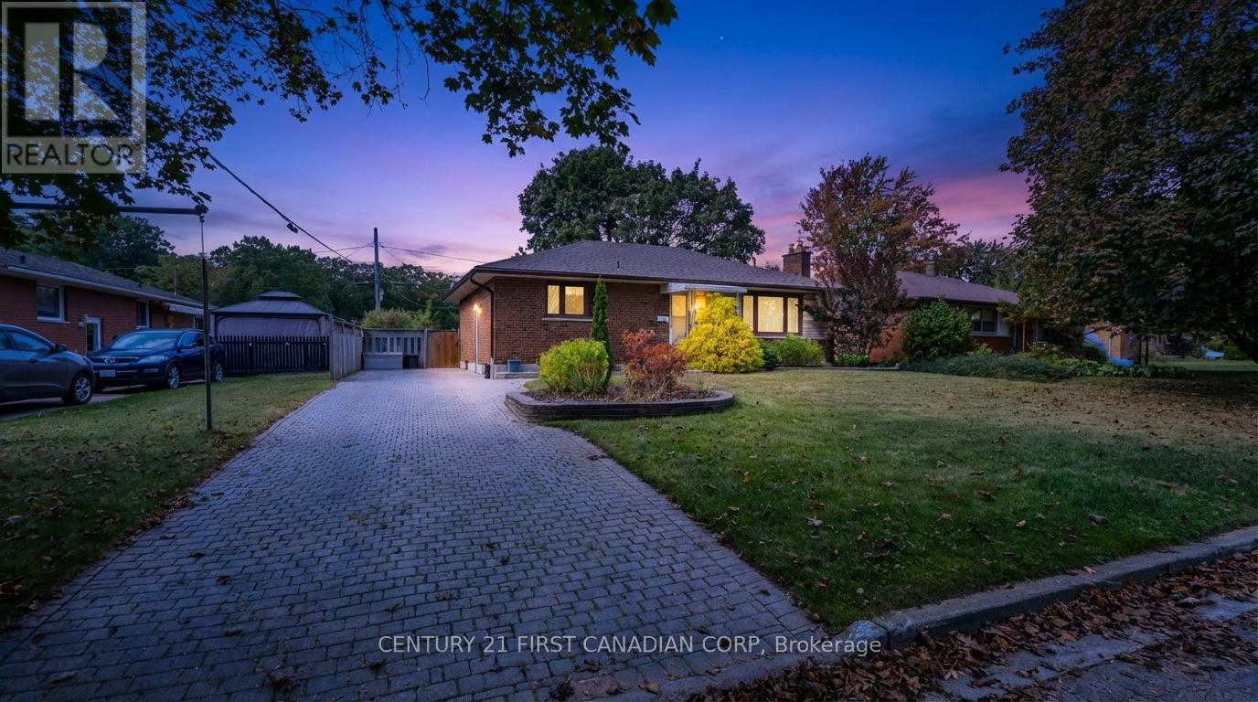 Photo 45 of 47 for 54 Algonquin Crescent