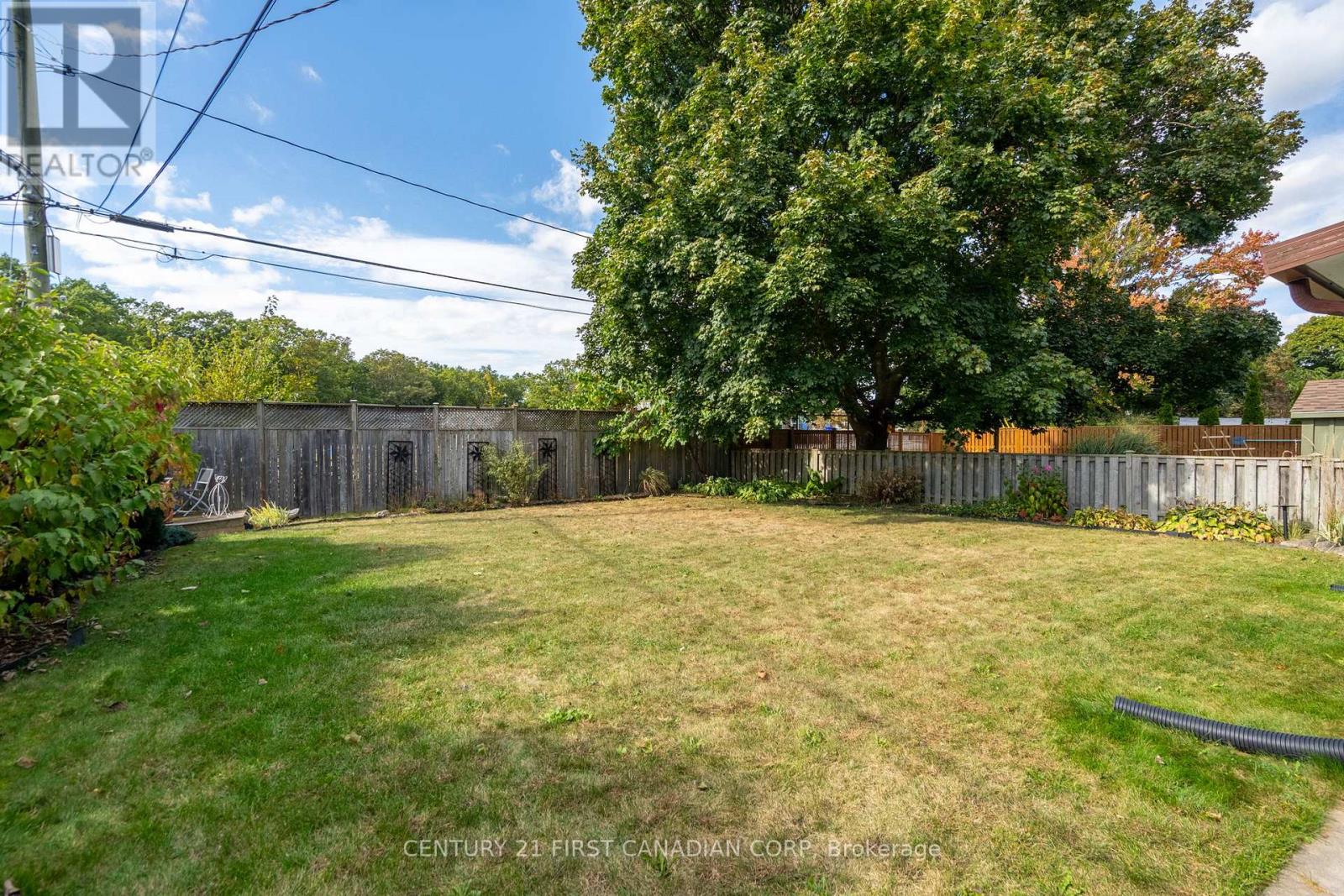 54 Algonquin Crescent, London East, Ontario  N5W 1N4 - Photo 38 - X12747380