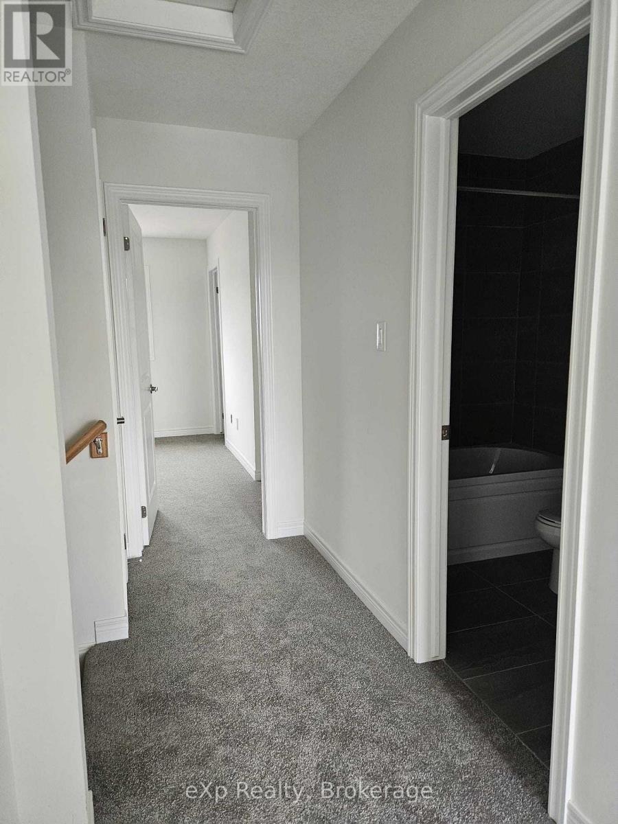 18 Reid Avenue N, Hamilton, Ontario  L8H 0B5 - Photo 15 - X12751354