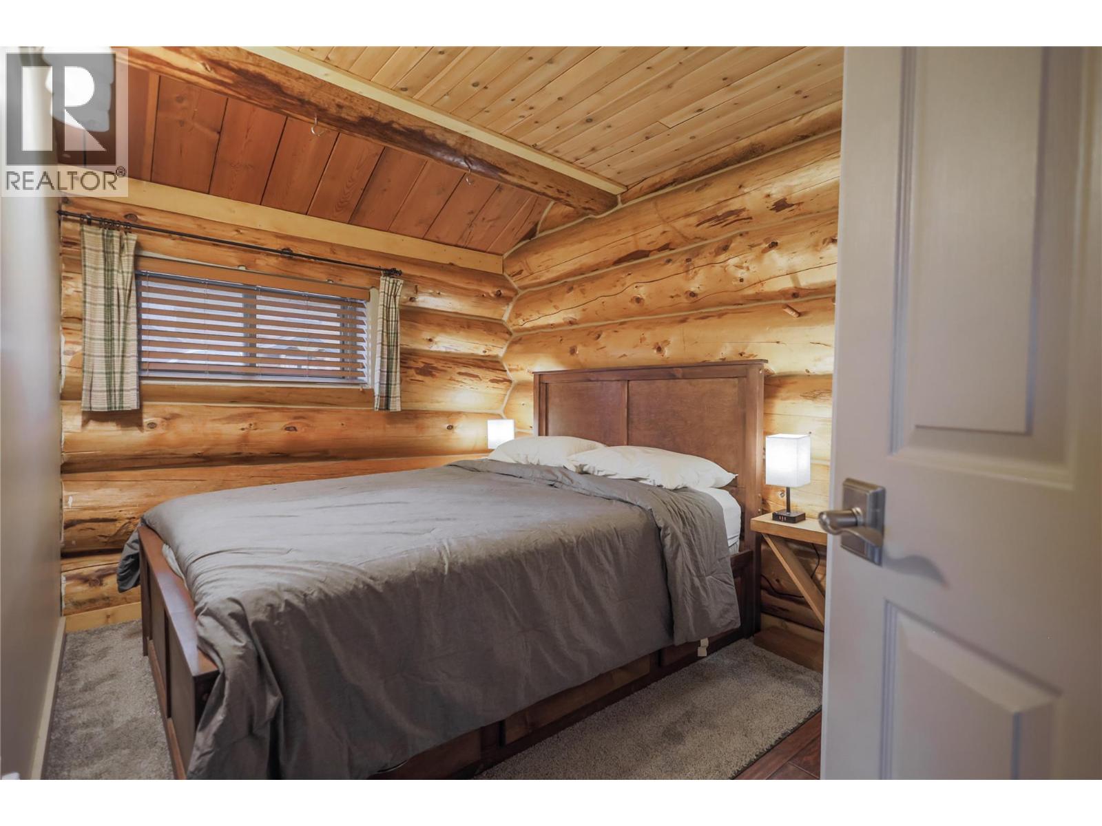 Cabin 10 Hatheume Lake Lodge Peachland Photo 5