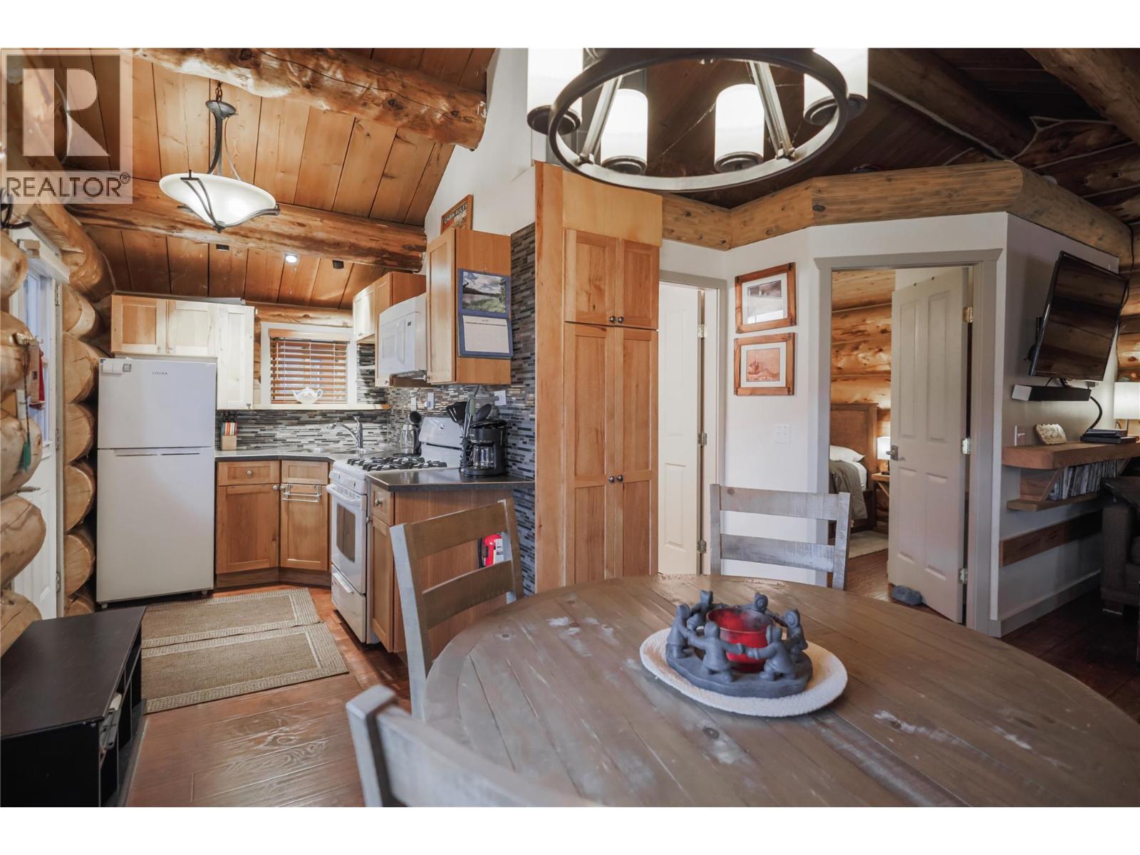 Cabin 10 Hatheume Lake Lodge Peachland Photo 19