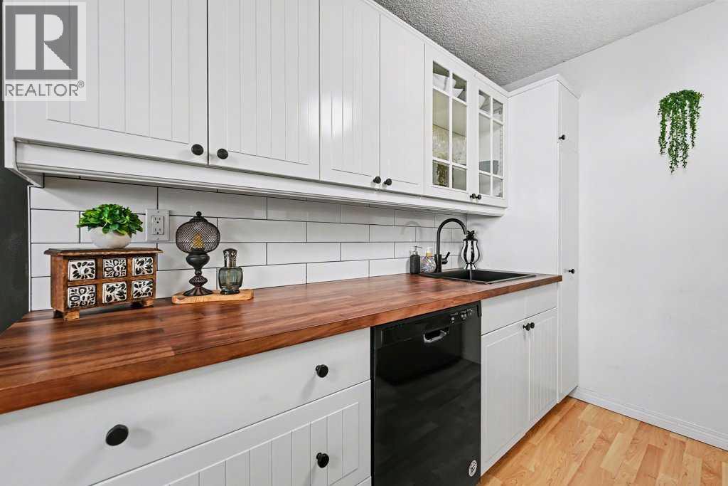 15, 999 Canyon Meadows Drive Sw, Calgary, Alberta  T2W 2S6 - Photo 18 - A2280609