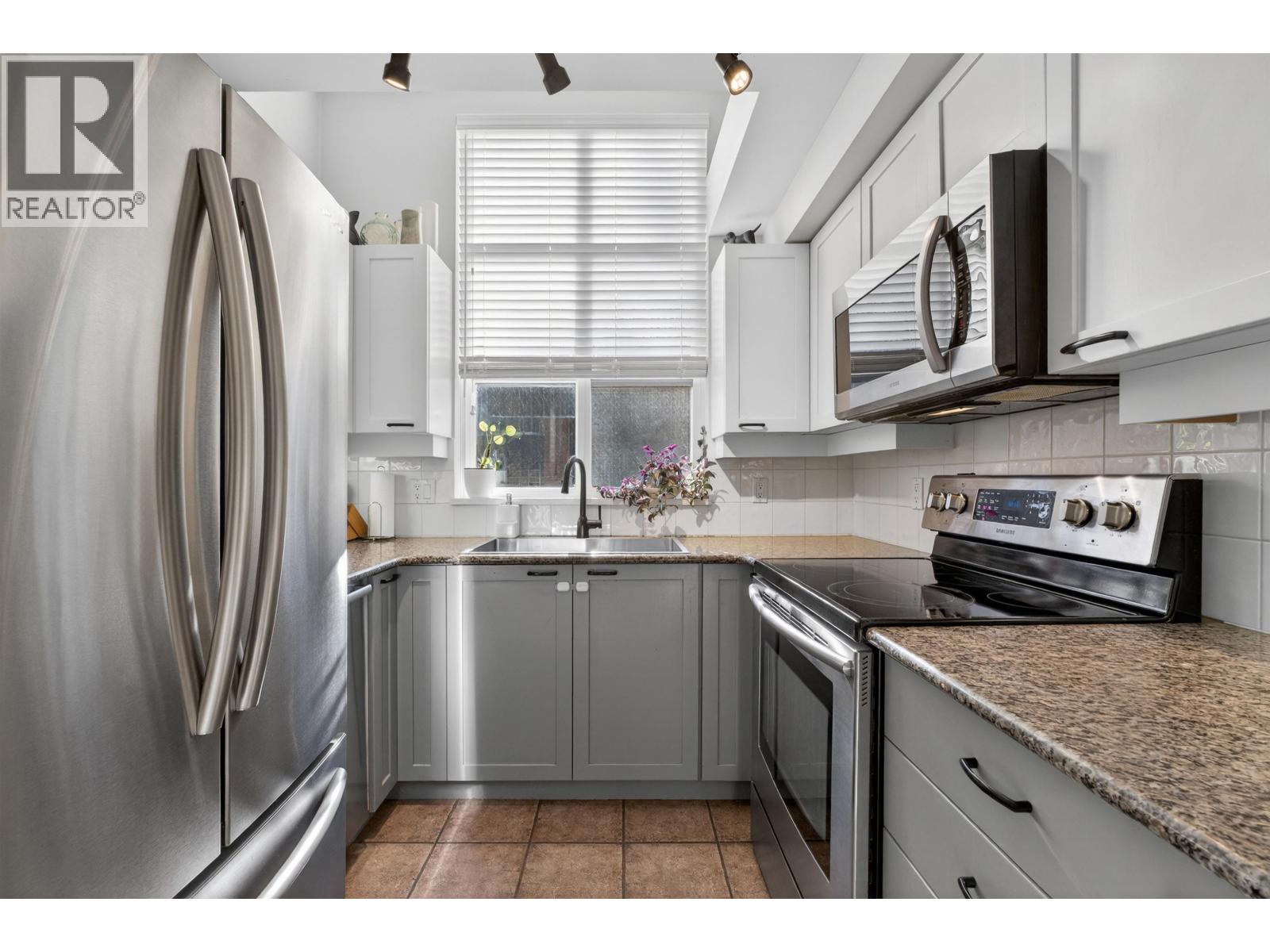 653 W 7th Avenue, Vancouver, British Columbia  V5Z 1B6 - Photo 10 - R3080788