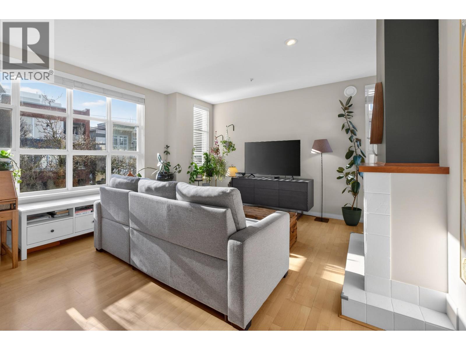 653 W 7th Avenue, Vancouver, British Columbia  V5Z 1B6 - Photo 5 - R3080788