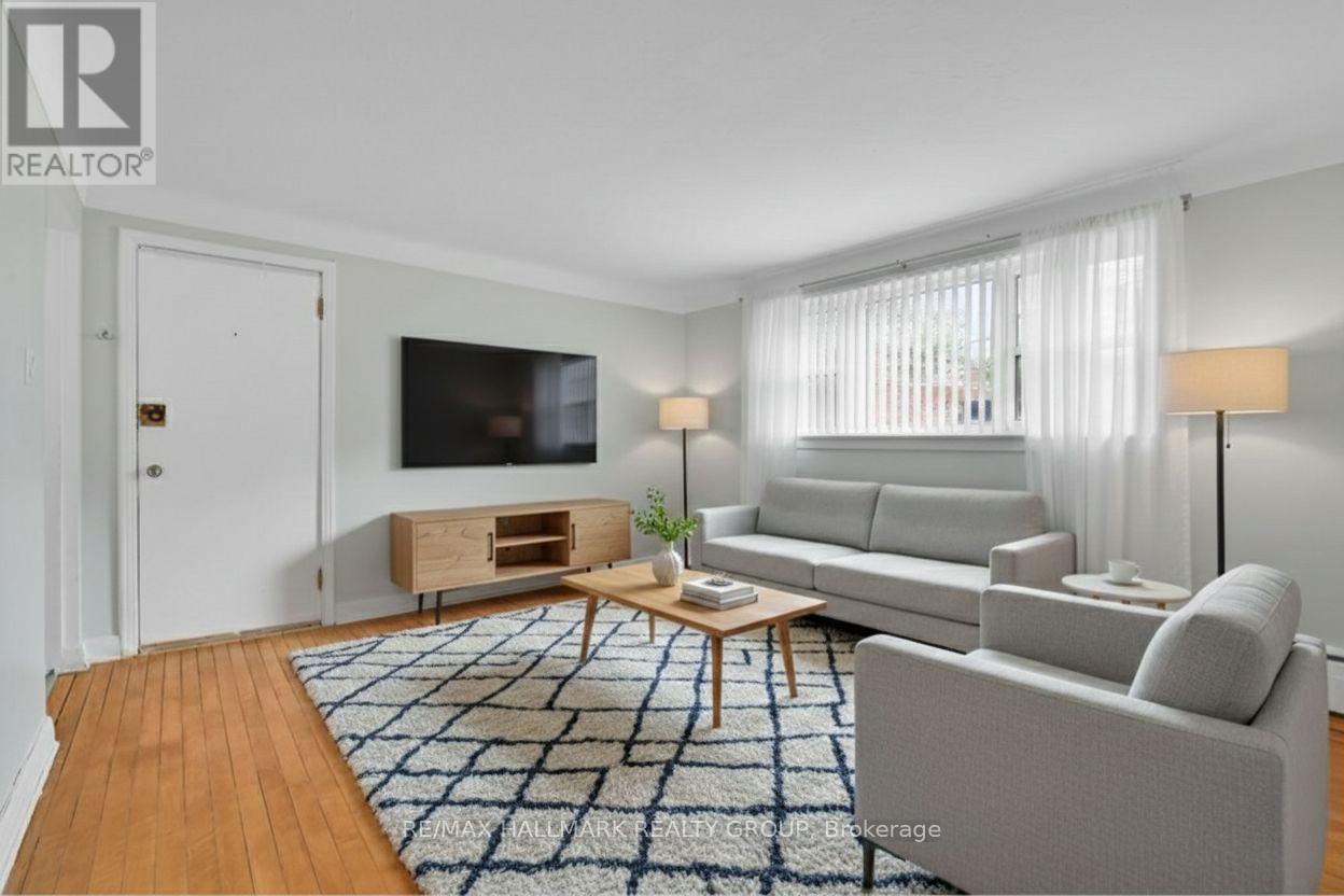 55 Ivy Crescent, Ottawa, Ontario  K1M 1Y1 - Photo 4 - X12751336
