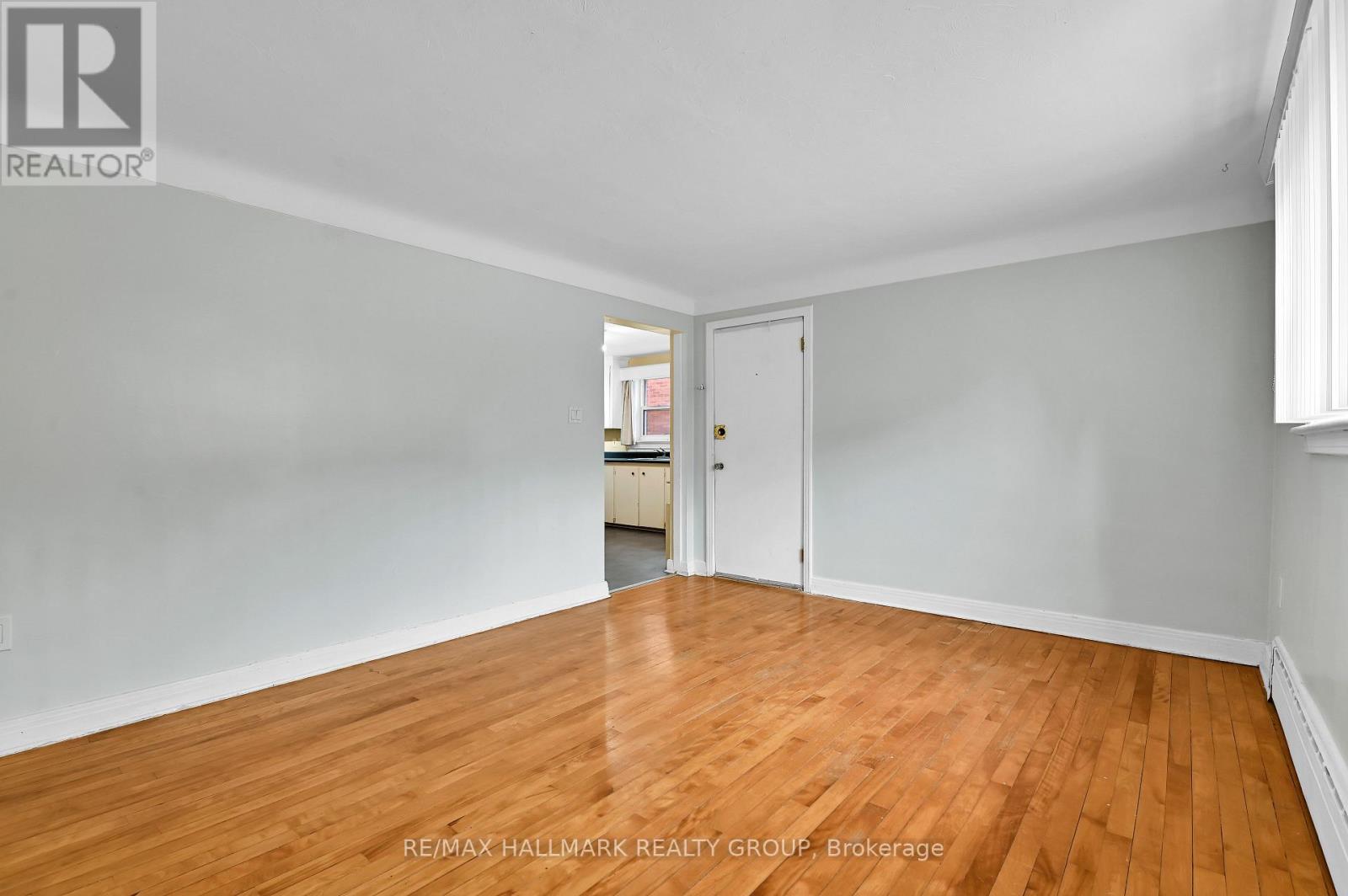 55 Ivy Crescent, Ottawa, Ontario  K1M 1Y1 - Photo 5 - X12751336