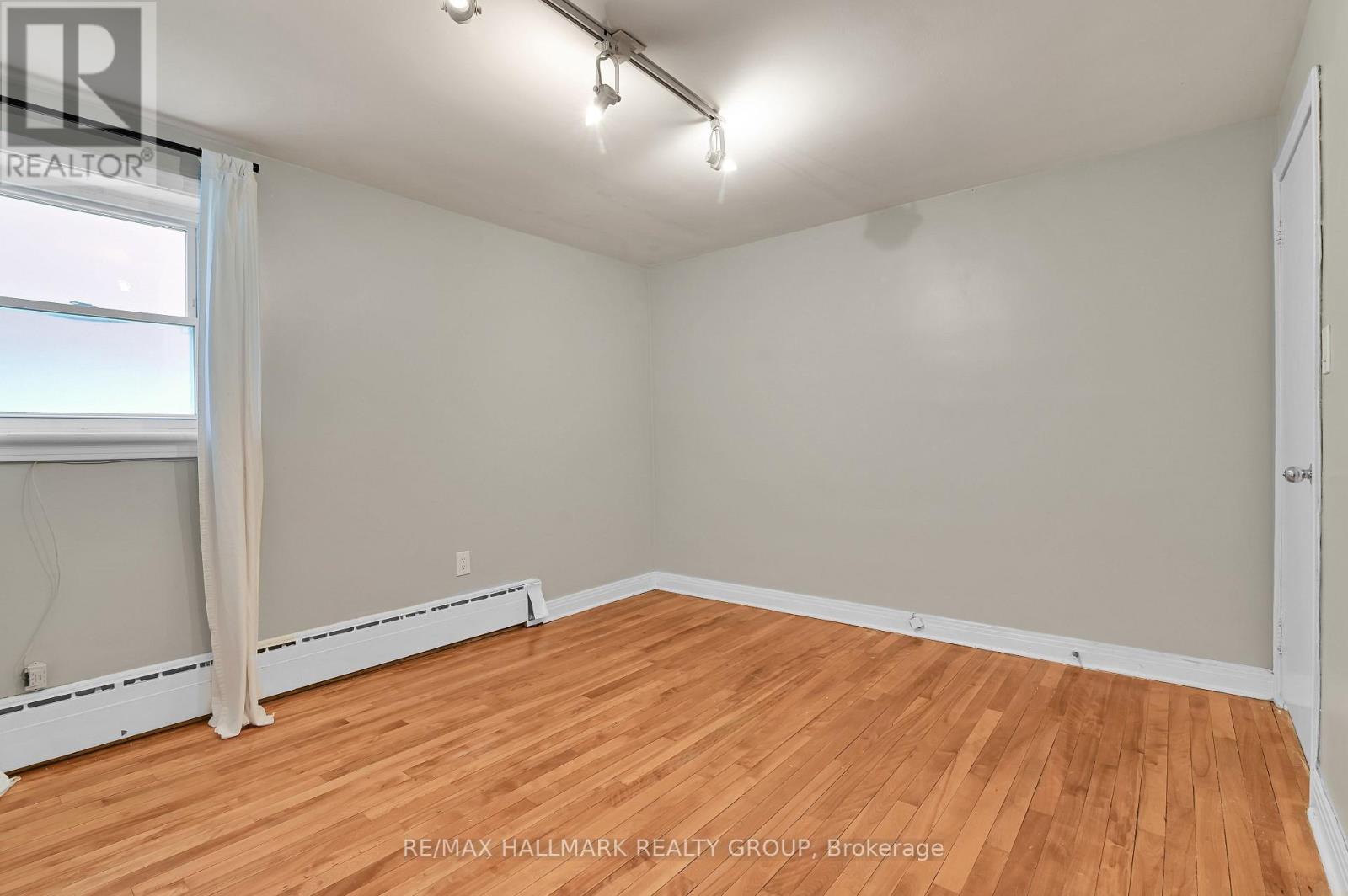 55 Ivy Crescent, Ottawa, Ontario  K1M 1Y1 - Photo 8 - X12751336