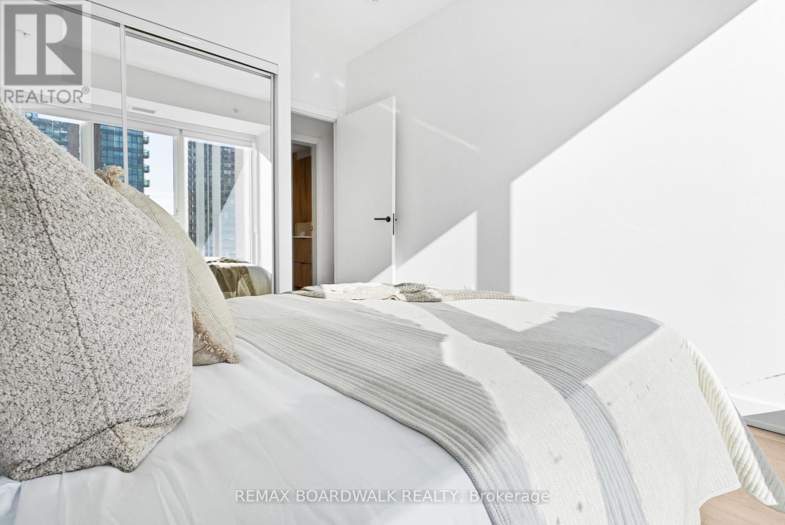 804 - 391 Slater Street, Ottawa, Ontario  K1R 0G7 - Photo 12 - X12751380