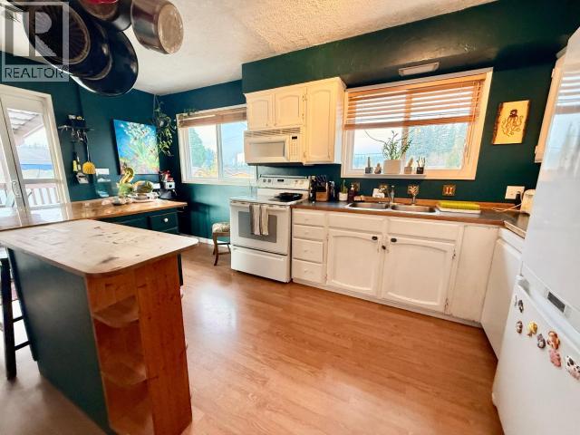 6144 Columbia Street, Powell River, British Columbia  V8A 4T4 - Photo 3 - 19620