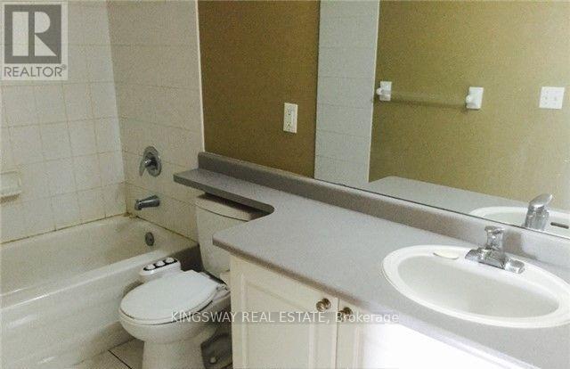 405 - 2300 Parkhaven Boulevard, Oakville, Ontario  L6H 6V9 - Photo 8 - W12750480