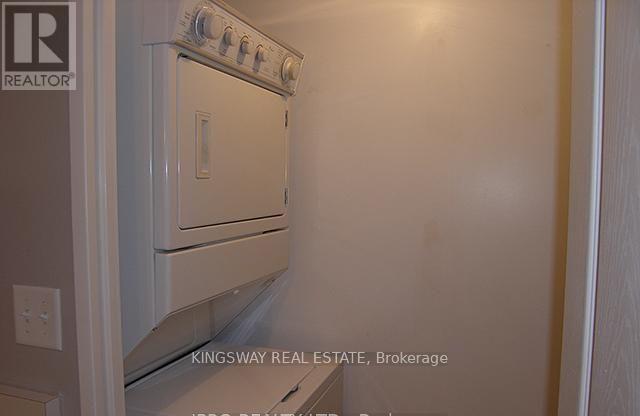 405 - 2300 Parkhaven Boulevard, Oakville, Ontario  L6H 6V9 - Photo 4 - W12750480