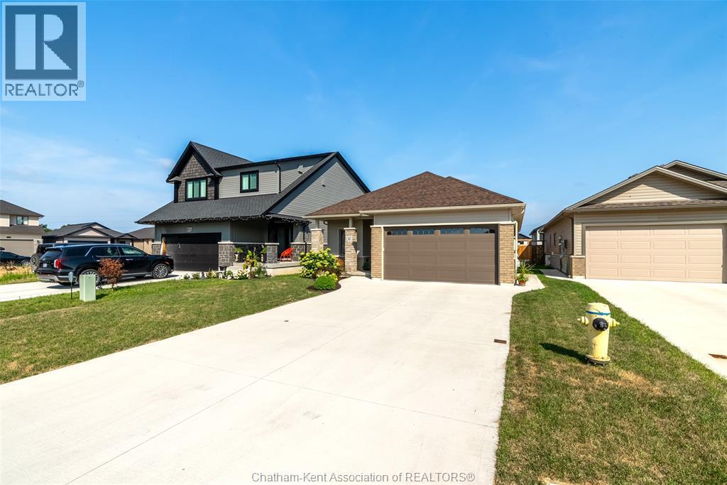 11 CHAMPLAIN COURT, Chatham, Ontario