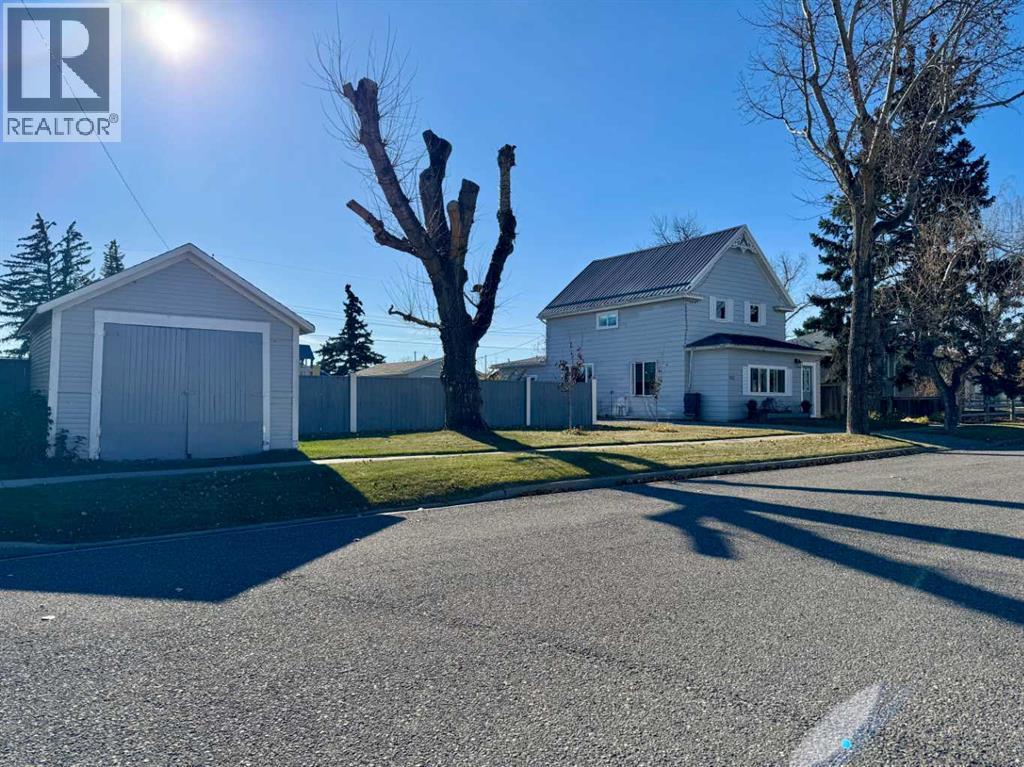 332 Grey Street, Granum, Alberta  T0L 1A0 - Photo 47 - A2268290