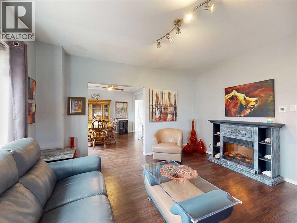 332 Grey Street, Granum, Alberta  T0L 1A0 - Photo 3 - A2268290