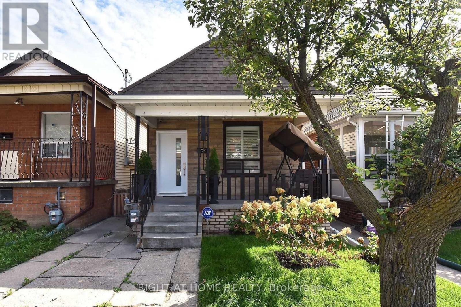 MAIN - 23 AMHERST AVENUE, Toronto, Ontario