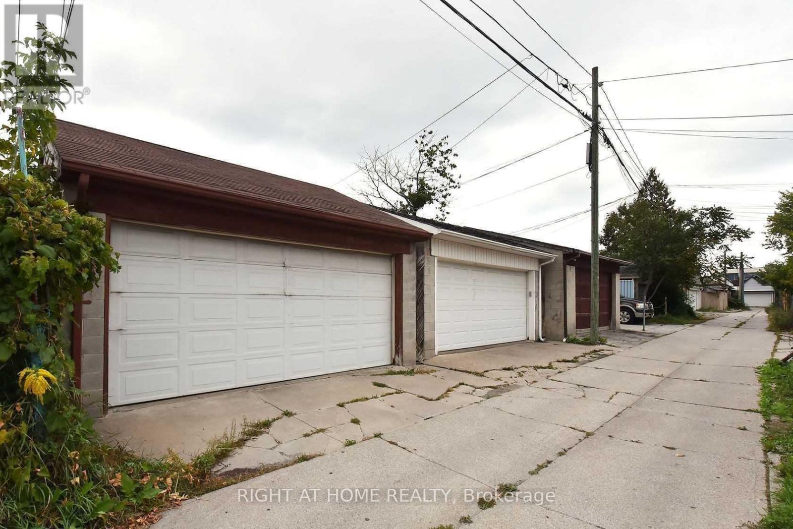 Main - 23 Amherst Avenue, Toronto, Ontario  M6E 1Z2 - Photo 10 - C12751322