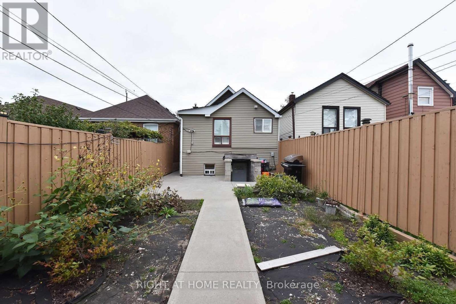 Main - 23 Amherst Avenue, Toronto, Ontario  M6E 1Z2 - Photo 11 - C12751322