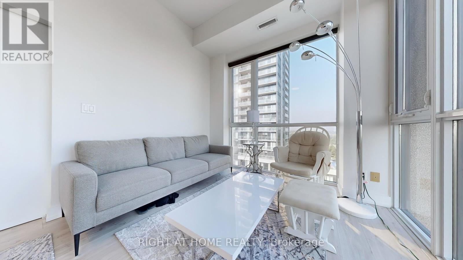 75 The Don Way W, Toronto, Ontario  M3C 2E9 - Photo 3 - C12751344