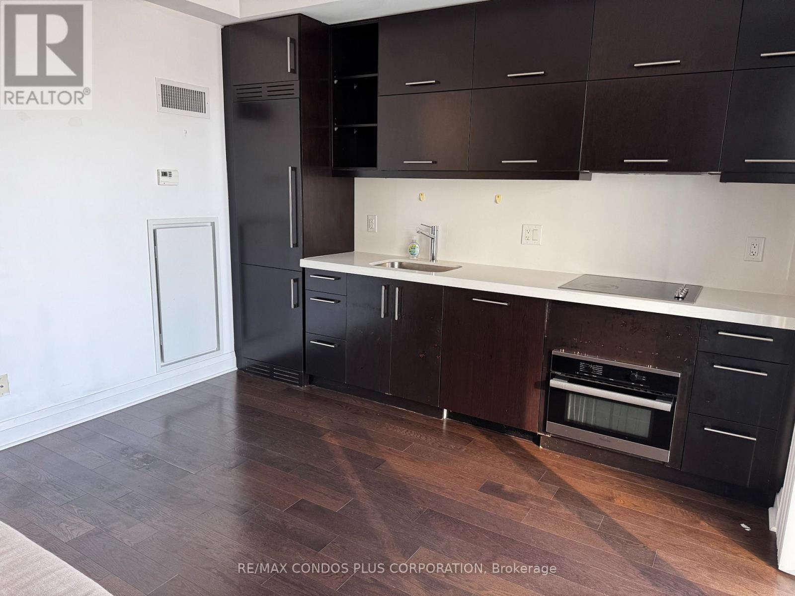 3310 - 65 St Mary Street, Toronto, Ontario  M5S 0A6 - Photo 2 - C12751370