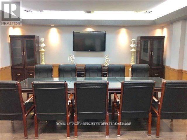 25 Mallard Road, Toronto, Ontario  M3B 1S4 - Photo 3 - C12751410