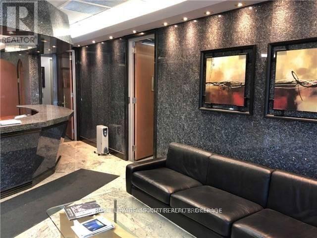 25 Mallard Road, Toronto, Ontario  M3B 1S4 - Photo 5 - C12751410