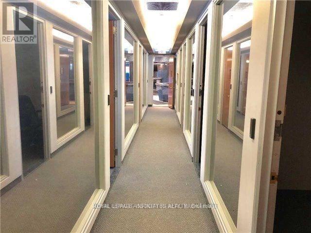 25 Mallard Road, Toronto, Ontario  M3B 1S4 - Photo 8 - C12751410