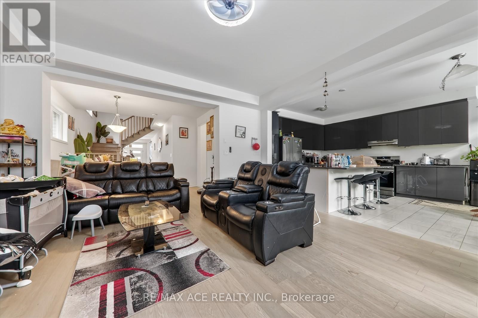 1419 Mockingbird Square, Pickering, Ontario  L1X 0N8 - Photo 10 - E12751388