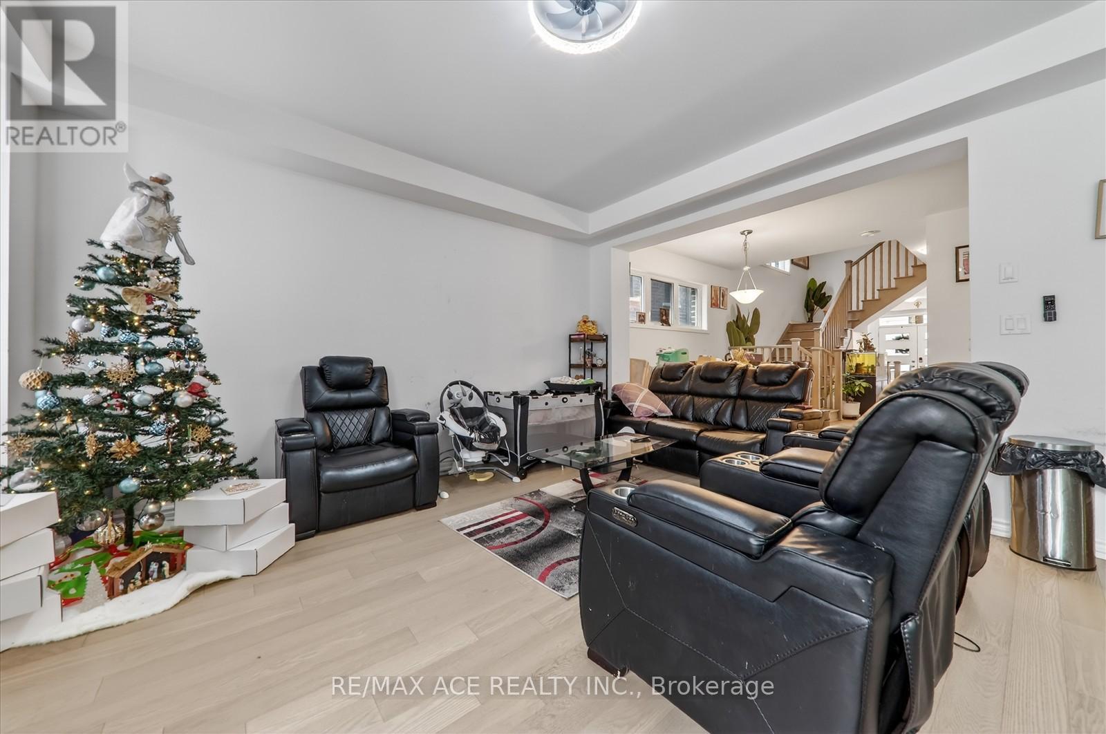 1419 Mockingbird Square, Pickering, Ontario  L1X 0N8 - Photo 9 - E12751388