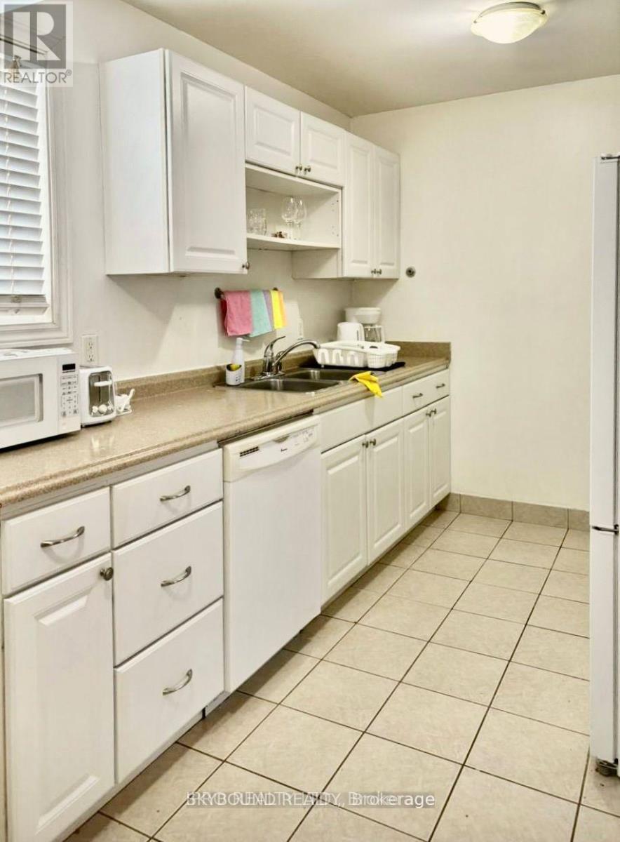 Room 2 - 252 William Roe Boulevard N, Newmarket, Ontario  L3Y 1B5 - Photo 9 - N12751348