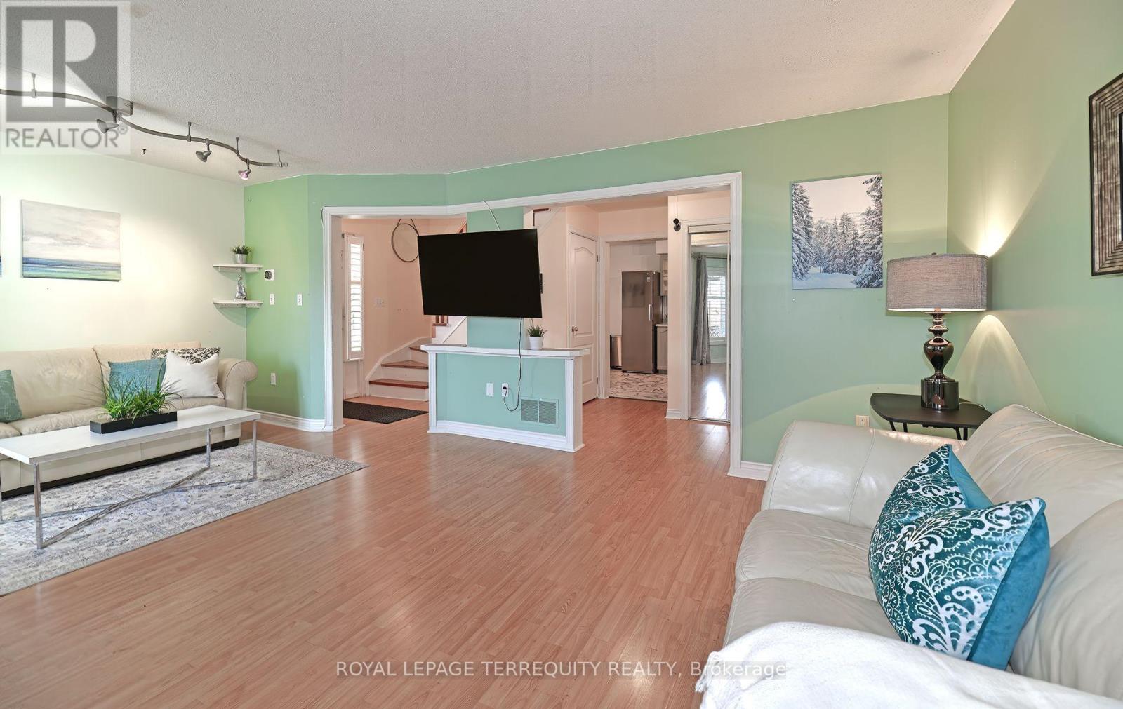 154 Pressed Brick Drive, Brampton, Ontario  L6V 4K6 - Photo 8 - W12751318